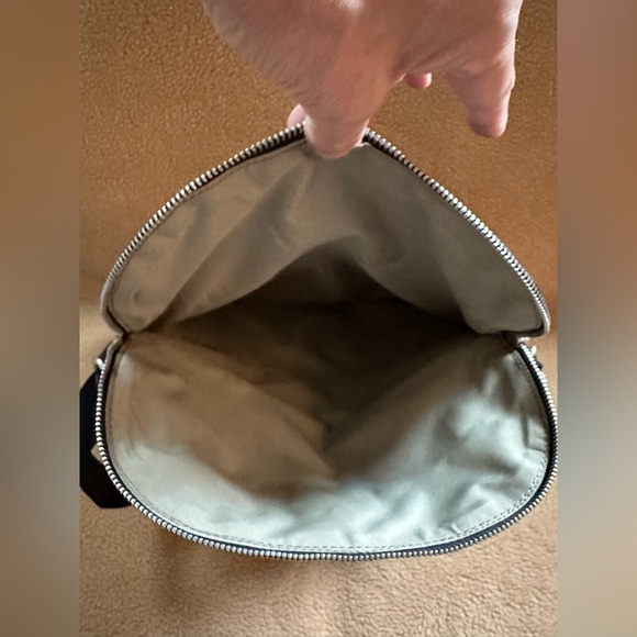 NWT Baggallini Palma Crossbody Shoulder Bag purse. Black cheetah emboss pattern - Picture 7 of 14